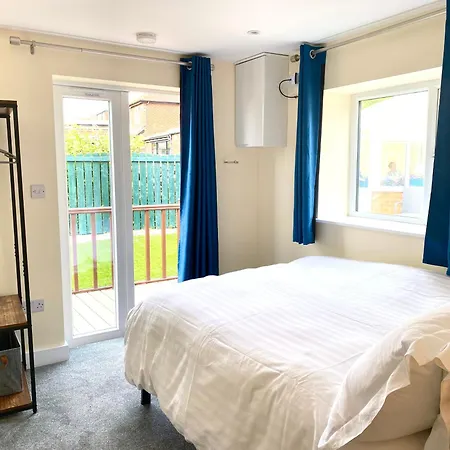 One Bedroom Garden Centre *